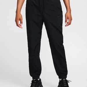 Men’s Nike Woven Taper Leg Pants